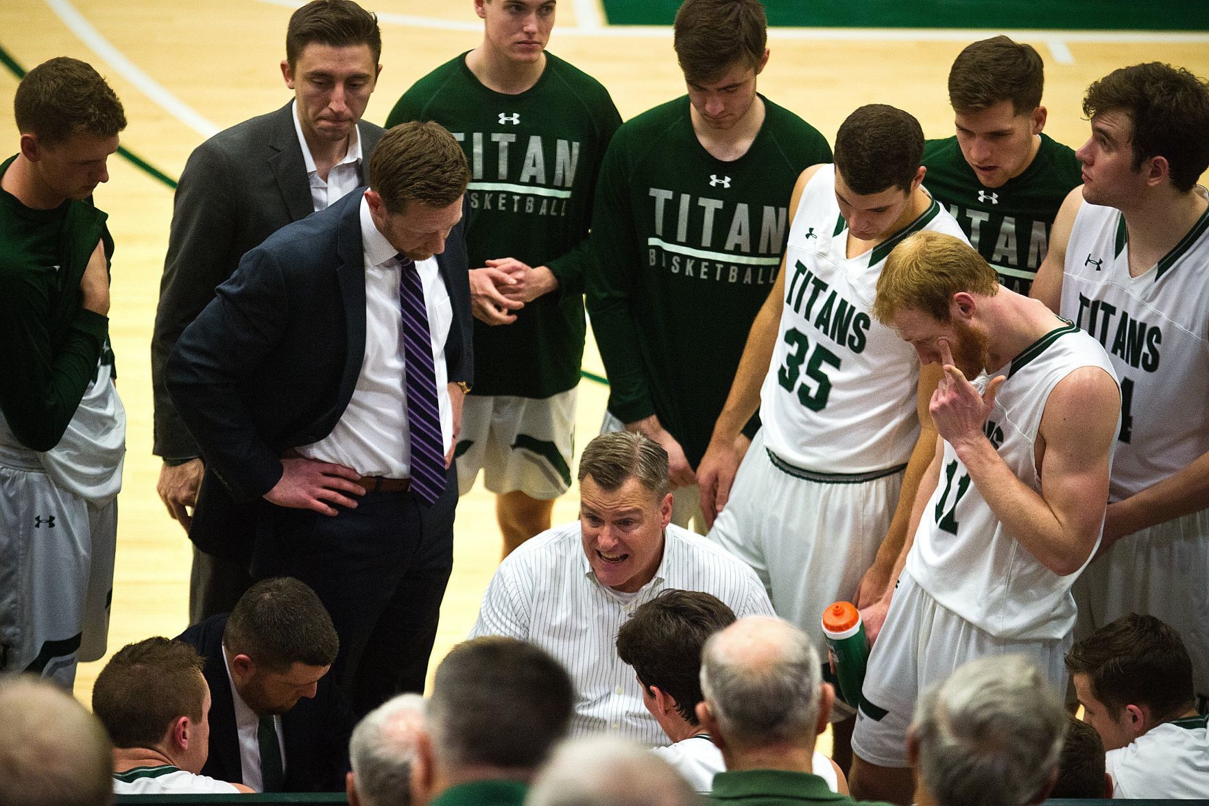 120618-blm-spt-11iwuhoops